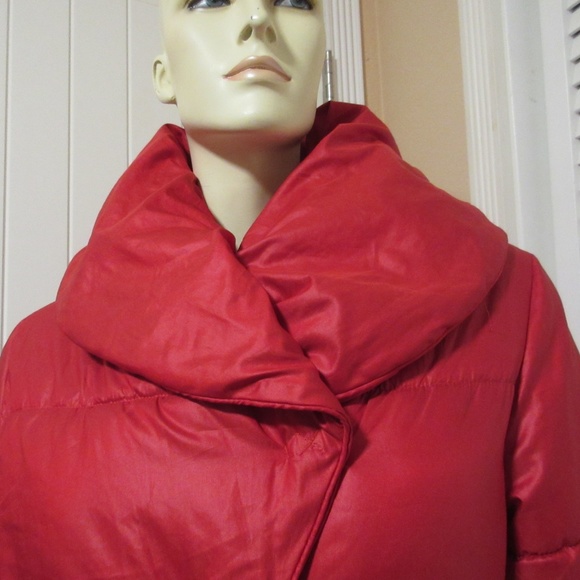H&M Womens Red Puffer Jacket Coat size 10 Medium Oversized Quilted Snap Closure - Picture 4 of 8